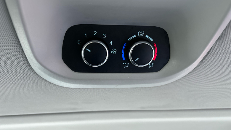 Ford Tourneo Custom Transit Custom Tourneo L2 Diesel Fwd 2.0 EcoBlue 150ps Low Roof 8 Seater Titanium